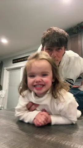 My niece is sooo adorable lol ❤️