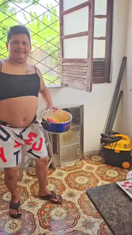 É sem mizere a comida da diva 😂 #covereliano #foyoupage #elianafranco394 #humortiktok #elianocover 