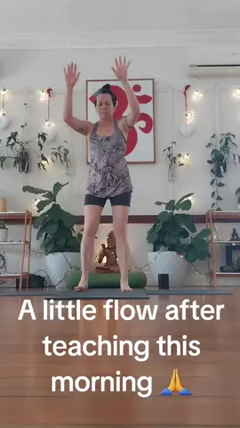 #yoga #yogateacher #brisbaneyoga #clayfieldyogastudio #flow 