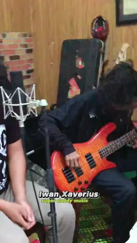 lagu Rockin 82 #rock90s #rock90an #edane #rockindonesia #fyp #fypシ #foryou @iwanxaveriusrock 