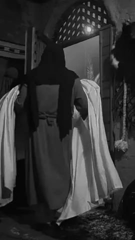 ناداكِ مُشتاقٌ عَليّ 