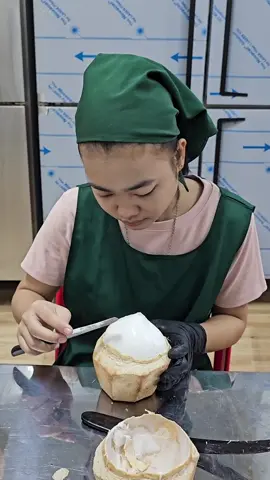 Thai coconut ball peeling skills #fruits #틱톡푸드 