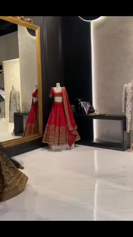 Bridal lehenga set!🥰🥰🥰 #indianweddings #bridalvibes #lehengalove #bride #inspo #fashion #lehengaset #lehengadesign #fyp #foryou @Sunnysbridal 