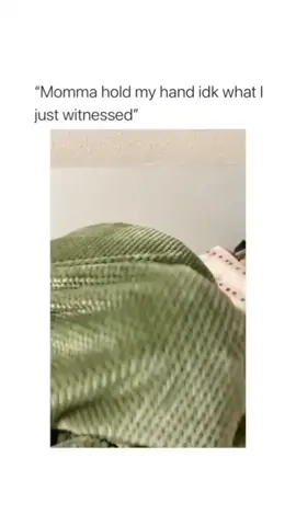 Mom hold my hand #raccoon #holdinghands #funnyvideo #fyp #fypシ 