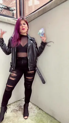 BOOM 💥 Show some love to this super cool @Sharsal leather jacket 🖤 👌🏻 and use my code YANA10 when you shop at SHARSAL.com and get 10% off 😉 