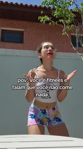 Tem tantas coisas saudáveis!  🍇🍈🍉🍊🍋🍌🍍🥭🍎🍐🍑🍒🍓🫐🥝🥒🥦🧄🧅🍄🌰🫚🫘 #gemeas #fama #saudavel #fit 