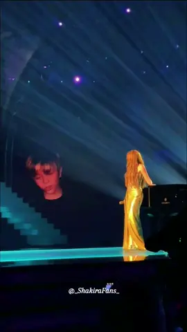Shakira Acróstico concert live #shakira #shakila #acróstico #shakiraacrostico #live #concert #shakiralive #Acróstico #_shakirafans_ #parati 