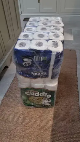 Did it again but I did one better, ordered 90 loo rolls instead of 63!! 😜😅🙌🏽 We love the quality, grab yours in the link, don't forget to use your Tiktok coupons if you have any. Af 👍🏼 #afeliaskitchen #fyp #foryoupage #bargainbuys #bogroll #looroll #cuddle #essentials #freedelivery 