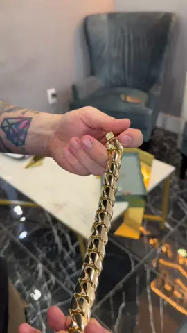 Your jewel as you want it, any width, length and weight ... -Showroom         📞 407-910-4391 -WhatsApp         📲 321-380-8451 -Whatsapp 2      📲 321-802-0494 -Custom orders 📲 321-900-5179  📌2475 michigan ave, kissimmee fl 34744 Financiamiento disponible con o sin crédito  . . . #icedout #diamonds #hiphop #jewelry #gold #diamondwatch #cubanlink #bling #moneeey #cadenacubana #goldchains #vvs #rap #cubanas #customjewelry #luxury #fashion #dominicano #diamond #jewelrydesigner #goldminerllc #watch #jeweler #joyeria #realgoldminer #icedoutjewelry #cubanlik #jesuspiece #boricua #cubano 
