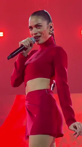 COME FA? 🔥 tu lo sai? 😈  #lacodadeldiavolo #elodie #rkomi #elodieroma #elodietour #elodielive #elodieshow2023 @ELODIE 