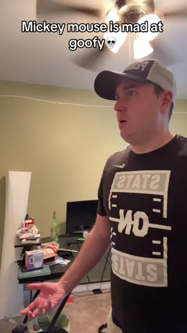 Mickey mouse didnt last that long #fyp #comedy #wow #funny #mickeymouse #goofy #clubhouse 