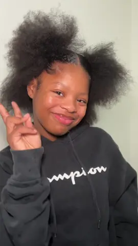 Breakfast was good 😋 pancakes 10/10 had my greens @Bloom Nutrition today is the last day of the Black Friday cyber Monday sale!!! oh and i Still cant believe the christmas tree broke 😂 im so over it!!! #fyp #isistkeyah #Vlog #MomsofTikTok #twinmom #twinsisters #identicaltwins #demi #dailyvlog #dayinmylife #bloompartner #bloom #bloating #greens #breakfast #sausage #pancakes #matchingpjs #christmastree #buffaloplaid #christmasmovies #pressonnails #newfish #aquarium #wigs  #loveisland2020 #familytime #christmasdecor #makingcookies #chocolatecookies 