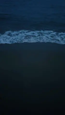 Full moon at the beach #moon #moonrise #sea #beach #serenity #fyp #cairnsaustralia 