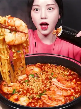 Eating the new Buldak Jjamppong with king prawns!🍜  #로제찜닭  #tiktokfood  #boki  #asmr  #mukbang  #cooking  #eating  #eatingshow  #food  #Foodie  #mukbang  #asmr  #asmrsoundsdaily  #fyp  #delicious  #foryoupageofficiall  #trend  #koreanfood