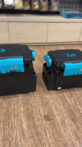 Tackle Box Daiwa TB 3000 dan 4000 japan Rp.750.000 - 950.000 Tackle Box Daiwa TB 4000 Size = 43,4 × 23,3 x 27,1 Berat = 2,1 kg Made in japan ==𝐈𝐍𝐅𝐎 𝐏𝐄𝐌𝐄𝐒𝐀𝐍𝐀𝐍 == 𝑺𝒑𝒆𝒆𝒅 𝑭𝒊𝒔𝒉𝒊𝒏𝒈 𝑨𝒅𝒎𝒊𝒏 1 : wa.me/6282136358855 𝑨𝒅𝒎𝒊𝒏 2 : wa.me/6282231682299 Online store : https://linktr.ee/speedfishing Jl.Monjali No.181 Kutudukuh Sleman Yogyakarta #jualpancing #jualpancingmurah #jualjoran #jualjoranmurah #jualjoranmurahberkualitas #mancingmania #mancingmaniajogjakarta #sportfishing #daiwa #jigfishing #shimanofishing #shimanoindonesia #daiwaindonesia #ryobi #ryobifishing #kyotofishing #reel #mancing #shimanostella #jigging #jualreelpancing #duointernational #tacklebox #daiwajapan