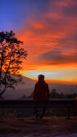 ก็เพราะว่ารักไปแล้วไม่สามารถเผื่อใจได้ไงล่ะ🖤🥀😢#คําคมคําใจ#คําคมความรู้สึก #เธรด #เธรดเศร้า 