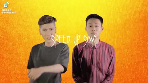 em khạc anh khạc