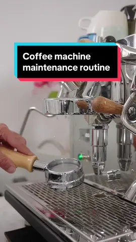 Your weekly coffee machine maintenance rouitne ☺️. . Share and save . . #coffee #coffeetok #espresso #asmr #kaffee #coffeetiktok #espressotiktok #coffeeaddict 
