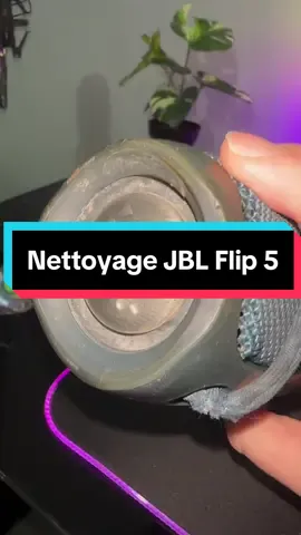 Enfin le retour du nettoyage des JBL ! Cette fois ci on s’occupe d’une Flip 5 ! #pourtoi #foryou #fypシ #foryoupage #jbl #nettoyage #cleaning #satisfying #speaker #jblspeaker #jblflip5 #transition 