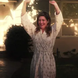 i never noticed she did the white mom wave LMAOFHSJS 😭😭 #zoeperry #youngsheldon #marycooper #zoeperryedit #youngsheldonedit #fyp #foryoupage 