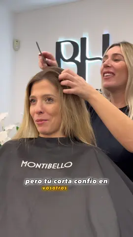Tenia que elegir.. 🤭y eligió un super rubio!! ✨🤍 #balayage #blondebalayage #blondehair #balayagehair #balayageexpert #hairstyle #blondehighlights #balayagehair #rubiosperfectos #mechas #mechasrubias #mechasbalayage #pelorubio #peluqueria #peluqueriabarcelona #balayagebarcelona #blondehairstyle #hairtok #hairtransformation #beauty #hairchange #cambiodelook #cortedepelo #pelocorto #cortebob #bobcut #bobhair #haircut #rubia