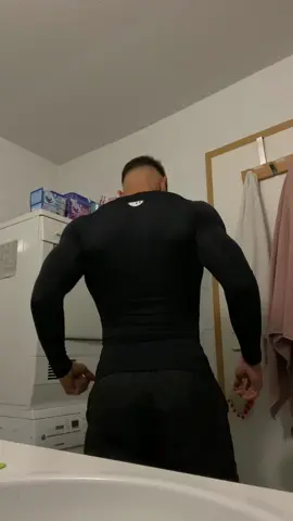 Fav’ gym outfit #gymoutfit #compressionshirt #GymTok #gym 