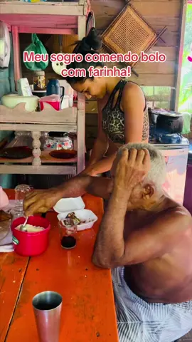 Gente meu sogro ele é muito brav0 e fica desse jeito quando vê que esta sendo gravado, deixem ele famoso 😂, espero que gostem. #tbbolosdecorados 