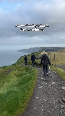 did a lot of other tours/sightseeing but this is what i video-ed 😊#visitireland #dublinvids #galway #irelandtrip #thingstodoinireland 