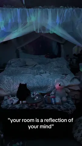 ignore the random plates but yes its ocean themed #RoomTour #reflectionofmind #joshhutcherson #genshinimpact34 #girlroom 