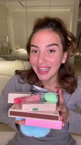 @saraaalwari shows us how she'd do a full face of SHEGLAM! 🤩🤩#fullfaceofsheglam  #sheglamhaul l#blackfriday2023🔥 #SHEGLAM