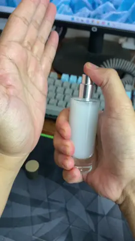 Bikin parfum sendiri dirumah, caranya mudah, modalnya murah. Tapi wanginya bisa tahan berjam-jam. Waaaah, kamu harus coba bikin parfum sendiri dirumah dengan cara ini. Jangan lupa sambil ngopi biar fokus. 😁 #tutorialsimpel #bikinparfum #bikinparfumsendiri 