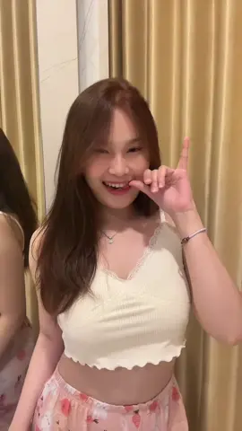 Apa yang beda? Btw take video ini pas batre hp sisa 5% :)