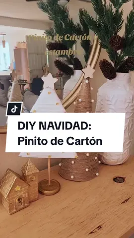 MANUALIDAD NAVIDEÑA: PINITO DE CARTÓN Y ESTAMBRE  Hola!! te muestro una manualidad Navideña fácil, rápida y económica,  decora cualquier espacio con este bonito Pinito!!  #decoracionnavideña #decoracionnavidad #diynavidad #manualidadesnavideñas #manualidadnavidad #pinitosnavideños #christmastree #diychristmas #christmastiktok 