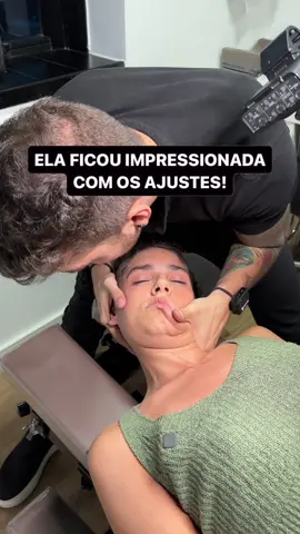 Ela derreteu na maca? 🫠🤣 Bom, pelo menos essa foi a sensação que ela teve no final da sessão. ✨O relaxamento é com certeza o primeiro resultado dos ajustes. Quem mais ai está precisando tirar toda a tenção do dia-a-dia do corpo? Basta agendar com a gente pelo link da bio!  #quiropraxia #quiropraxista #dornascostas #dornacoluna #dorcervical #coluna #colunavertebral #saude #bemestar #qualidadedevida