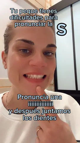 Te dejo los primero ejercicios que puedes realizar en casa para empezar a estimular a que salgan esas /s/ 👅pronunciar una iiiiiiiiiiiiiiii  👅unir los dientes manteniendo lengua baja  👅pronunciar una sssssss Te ayudan este tipo de vídeo? Tienes algún peque con dificultades con la /s/? Os leo en comentarios 👇🏼 Si te parece interesante el reels guárdalo y déjame tu ❤️😘 #logopedia #tsh #terapiadellenguaje #sigmatismo #logopeda #ejerciciosencasa #consejosparapadres #tipsparapadres #tipsparamamas #speechtherapy #lenguaje #s 
