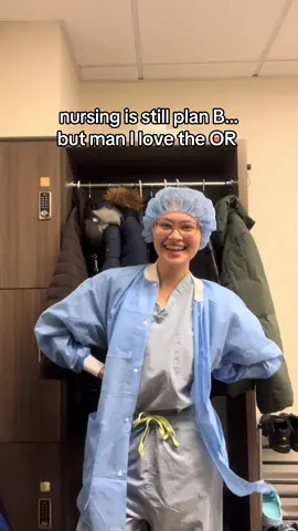 I LOVE it here! Something about surgery just gets me going. Like me? In the OR? Say less. 🤝 👩🏻‍⚕️🩺 #nursingstudent #nursing #ornurse #operatingroom #surgery 