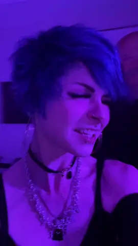 this song is such a banger @000 