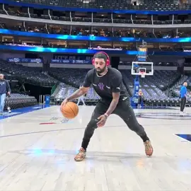 Watching Kyrie warm up his handles is soothing😂💯 #KyrieIrving #NBA #basketball #fyp 