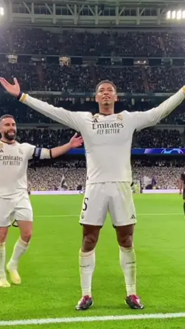 Jude Bellingham celebrating his goal against Napoli with the fans🙆‍♂️ #judebellingham #bellingham #realmadrid #madrid #championsleague #napoli 