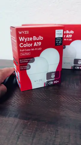 Light Bulb #wyze #wyzecam #wyzecampanv3 #wyzelightbulb #wyzebulbcolor  #wyzepartner 