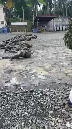 latihan fisik Raider TNI Indonesia #tni  #tniad  #tniindonesia🇮🇩  #tiktok  #foryou  #stitch  #trending  #army  #parati  #perte  #pourtoi  #fyp  #viral  #fypシ゚viral 