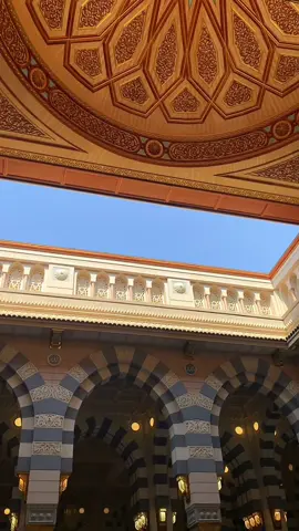 Nangis terus kalau ingat Madinah. Rinduuuuuu 🥺🥺  Semoga teman2 yg mampir liat video ini disegerakan Allah datanf  ke sini Aaaminn   #fyp #foryou #fypシ゚viral #umroh2023 #madinahalmunawaroh #madinasharif 