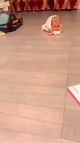 funny baby walk 😂 || cute walk  #babies #babylover #baby #tiktok #cute #foryourpage #foryou #fyp 