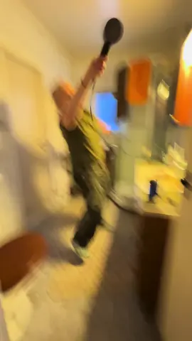 AU! BLBLBLBLBLB 😂 #fyp #jumpscare #hairdryer #funny #tiktok #norway #au #ouch #christmas #mom