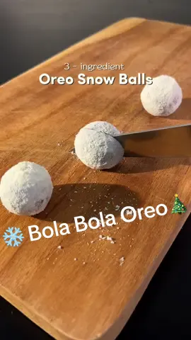 Replying to @ciaaa_cantikk Oreo Balls 3-Ingredient Recipe (Bola Bola Oreo)❄️| Mini Dessert Ideas for Christmas🎄 (bisa jadi ide cemilan manis buat natal deh~) | Resep: 3 pcs oreo, 1 sdm susu kental manis, 1 sdm susu bubuk (untuk porsi 4 biji bola bola susu) #bolabolaoreo #bolabolasusu #bolabolasusuviral #bolsuviral #oreoballs #oreoballsrecipe #oreocakeballs #christmasdessertidea #idenatal #resepbolabolacoklat 