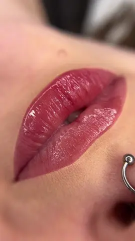 MACRO ZOOM ON JUICY LIPS 🫦🔥 Makijaż permanentny ust - NUDE LIPS  📍Stargard  Juliet Lashes  #pmu #pmulips #pmuartist #juicylips #fyp #macrovideo #dc 