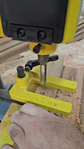 olha que top essa ferramenta!!  vídeo completo no nosso canal ! #ferramentas  #carpinteria  #woodworking  #marcenaria  #construcao  #wood  #woodshop  #DIY  #facavocemesmo 