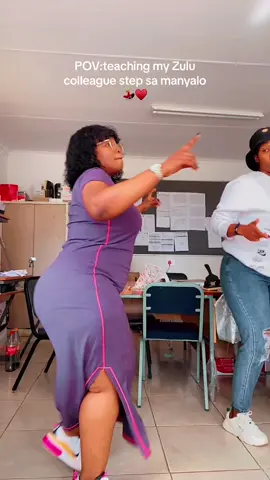 Fun with my zulu babe…..#tlougadi👸 #thickisroyalty👑 #pedihun❤🇿🇦 #newticktoker #officefunwiththebest @fisokuhlebhengu 