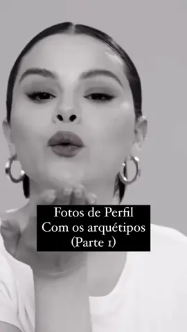 📸 Ter uma foto de perfil que transmita sua personalidade arquetípica é uma ótima maneira de expressar quem você é de forma visual nas redes sociais e em outros perfis online. Mas independente de seus arquétipos, seguem algumas dicas para a foto perfeita: - Bom enquadramento. - Alta qualidade - Expressão facial refletindo sua personalidade arquetípica. - Roupa, acessórios e maquiagem alinhadas com seu arquétipo - Use cores em sintonia com seu arquétipo - Evite exagerar na edição da foto Confie em seu instinto e escolha a imagem que o represente de maneira autêntica. Não tente ser alguém que você não é, pois isso pode parecer falso! Quer saber mais? Entre no 360 Academy e acesse quase 500 páginas e 1500 referências visuais divididos em 12 arquétipos. Link na Bio e nos Destaques. #arquétipos #arquetipos #arquetipo #arquetipodemarca #estrategia #estrategiademarca 