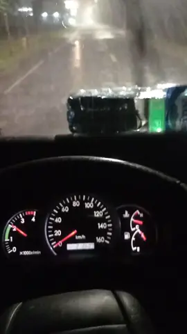 udan e deres woo🥶#gabutberkedoksupir #galerytruck_indonesia #fyptruk #mentahanbawatruk #fyptruk #dalamkabin 